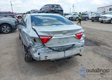 2016 Toyota Camry Le z USA, uszkodzony, nr VIN 4T4BF1FK6GR547428
